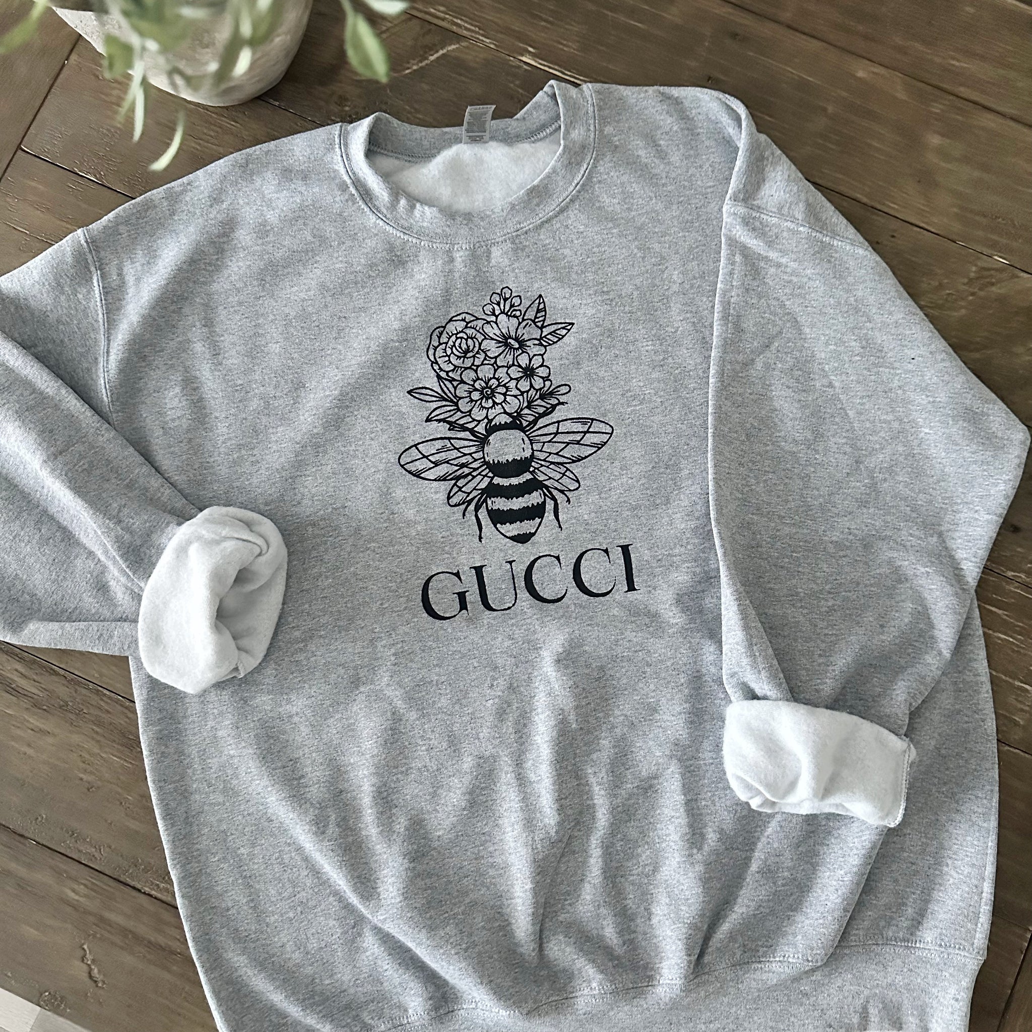 Gucci bee sweatshirt best sale